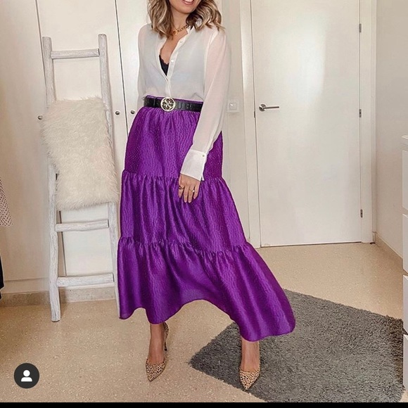 Zara Dresses & Skirts - ZARA Voluminous midi skirt 7149/047